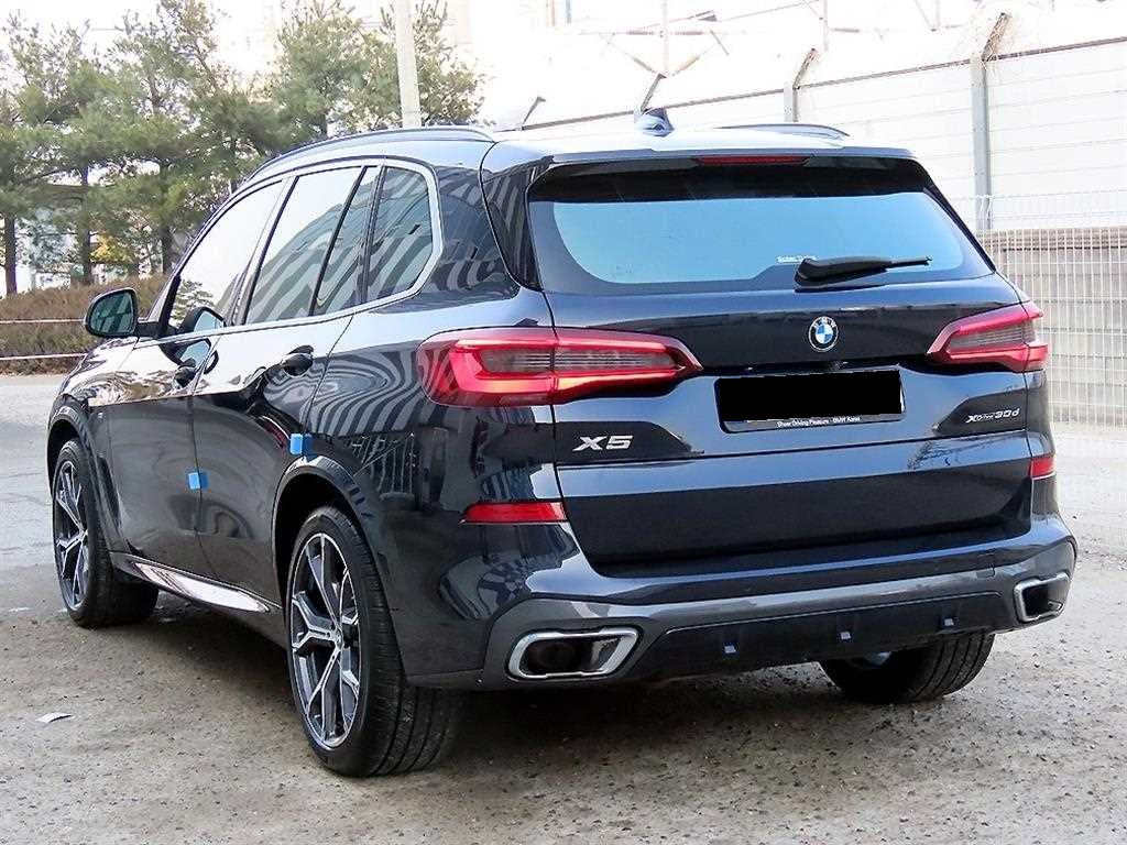 BMW X5 — photo 03