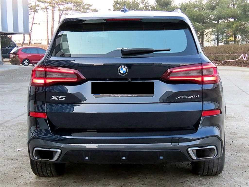 BMW X5 — photo 04
