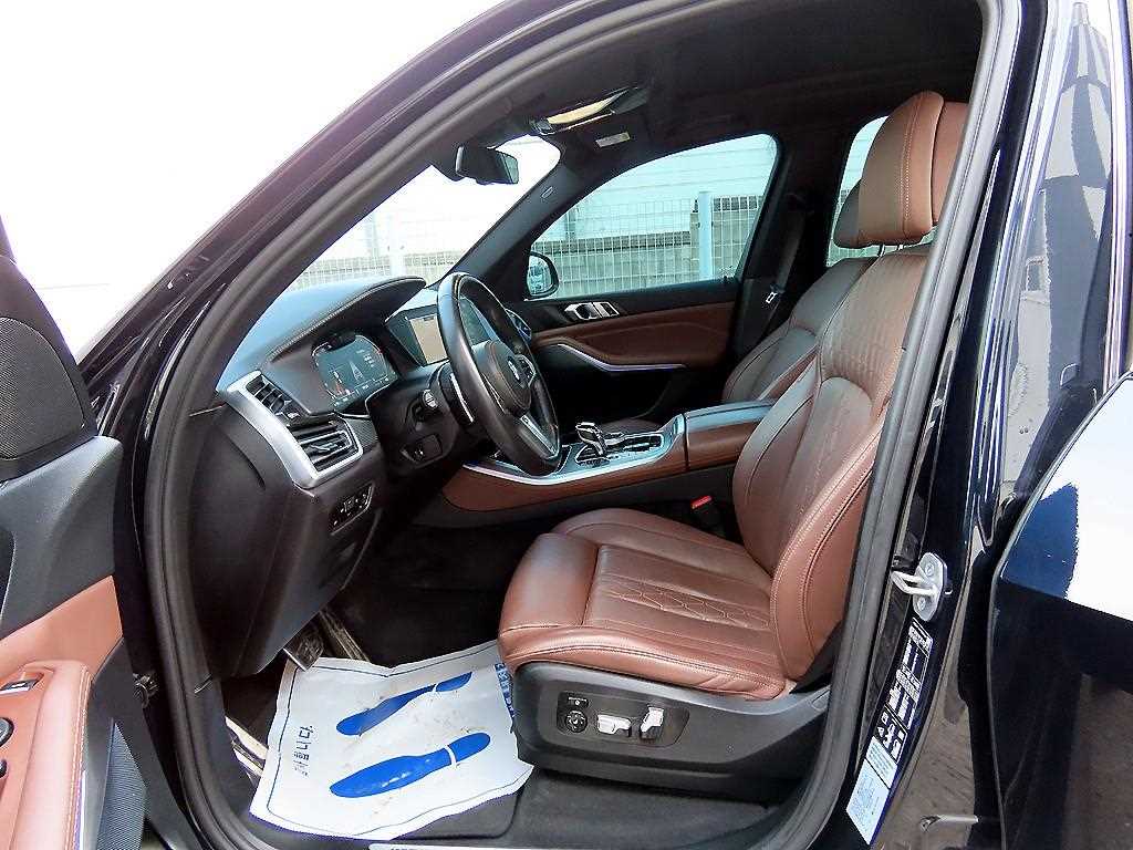 BMW X5 — photo 05