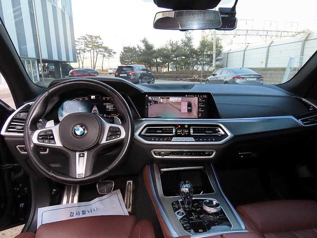 BMW X5 — photo 07