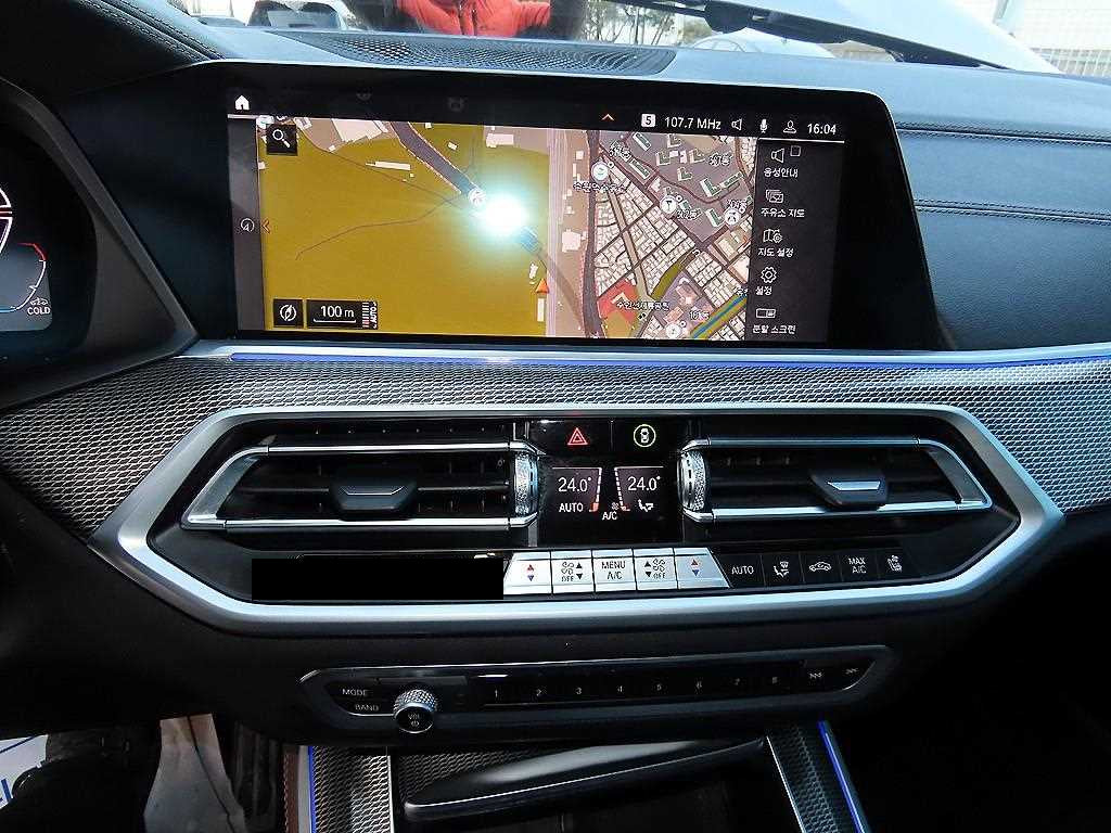 BMW X5 — photo 13