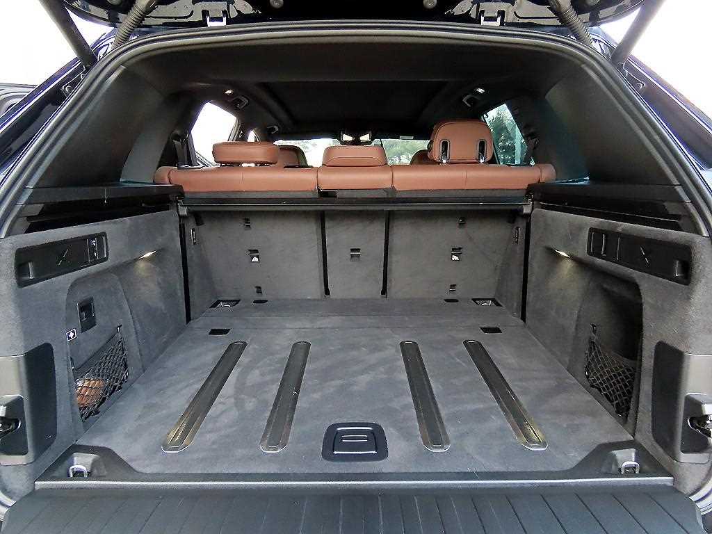BMW X5 — photo 17