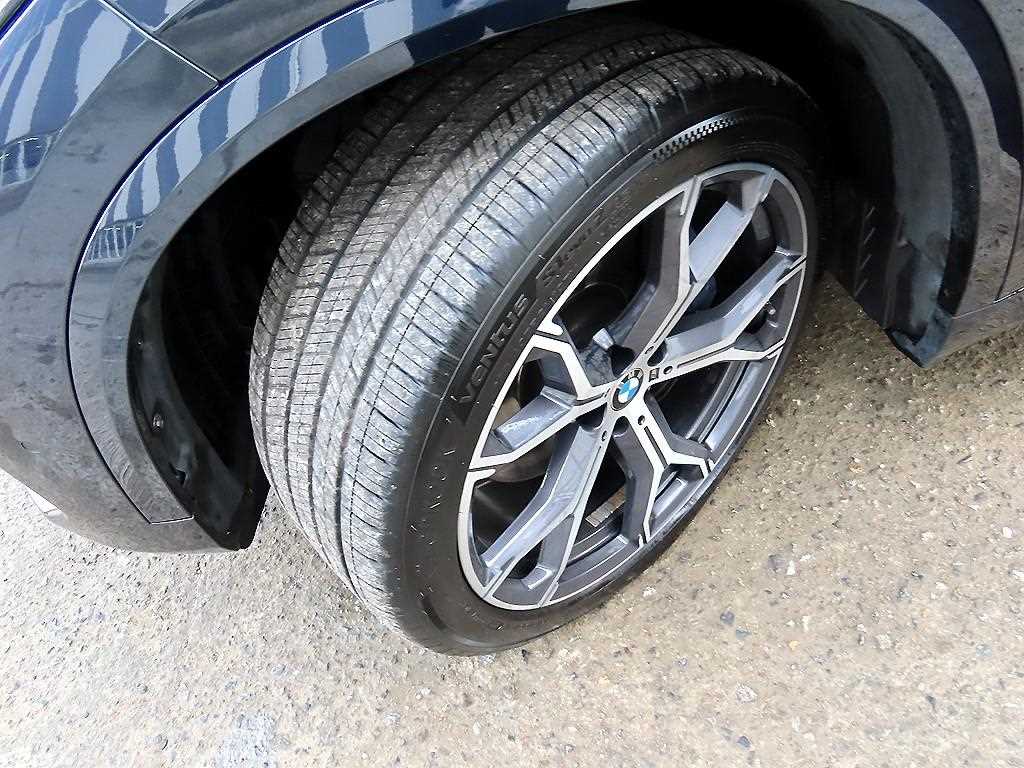 BMW X5 — photo 20