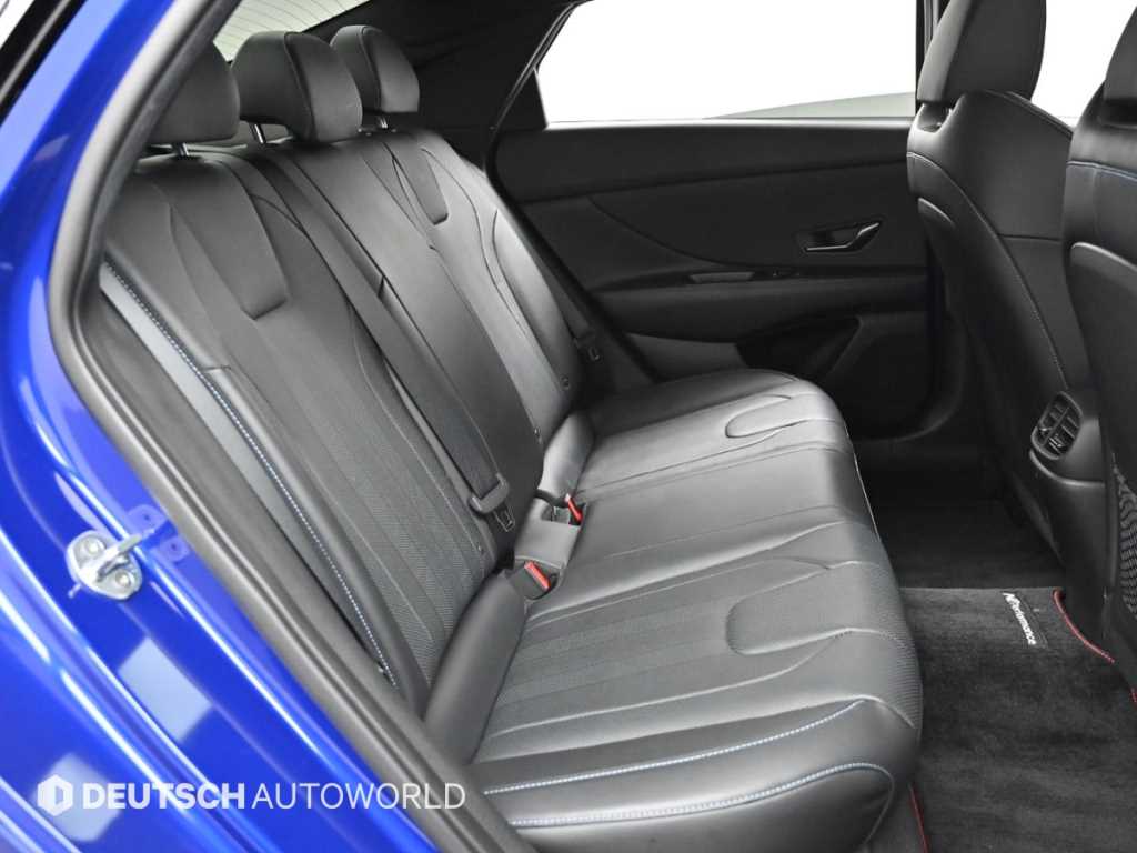 Hyundai Avante — photo 12