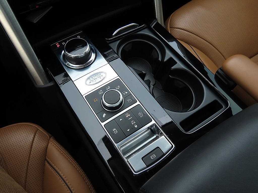 Land Rover Discovery — photo 11