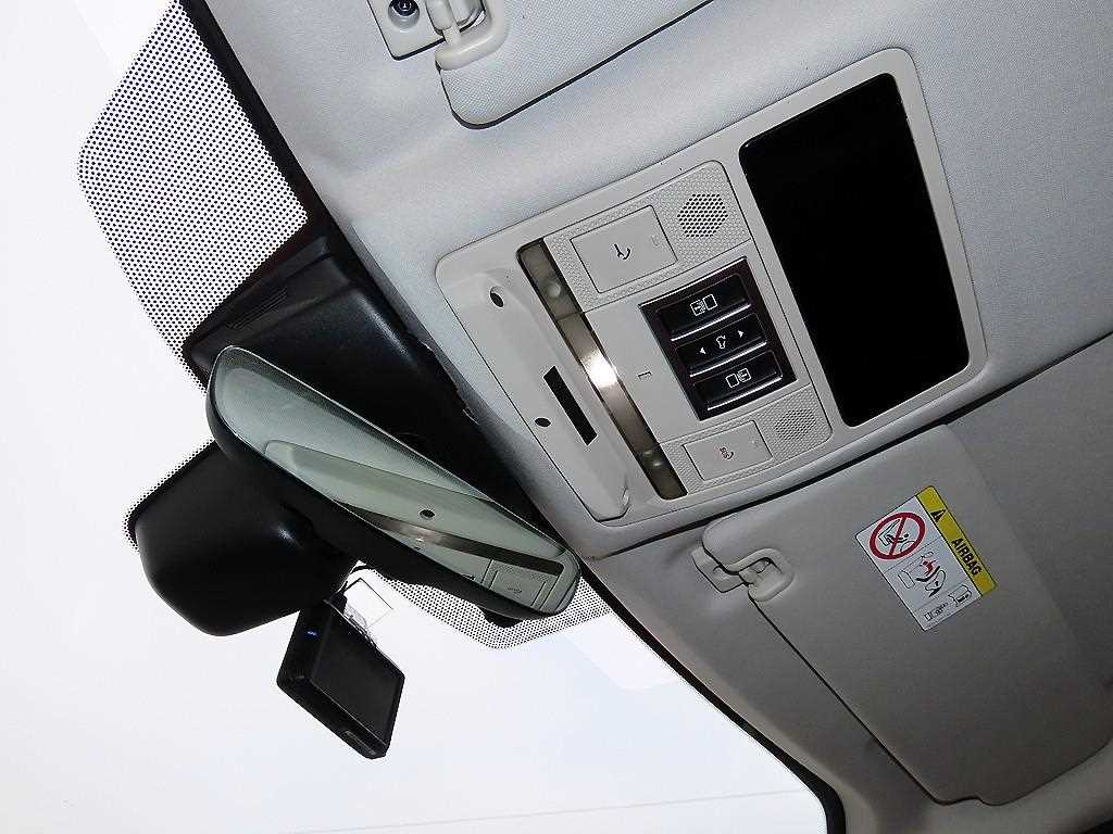 Land Rover Discovery — photo 15
