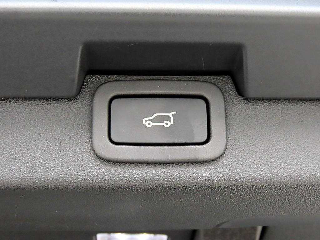 Land Rover Discovery — photo 16