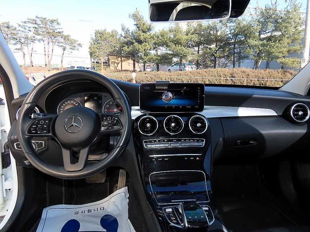 Mercedes-Benz C-Class — photo 07
