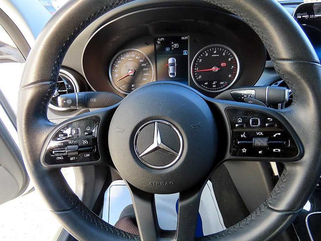 Mercedes-Benz C-Class — photo 08