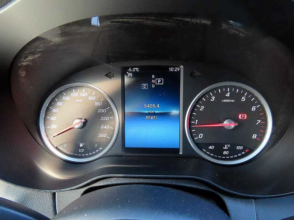Mercedes-Benz C-Class — photo 09