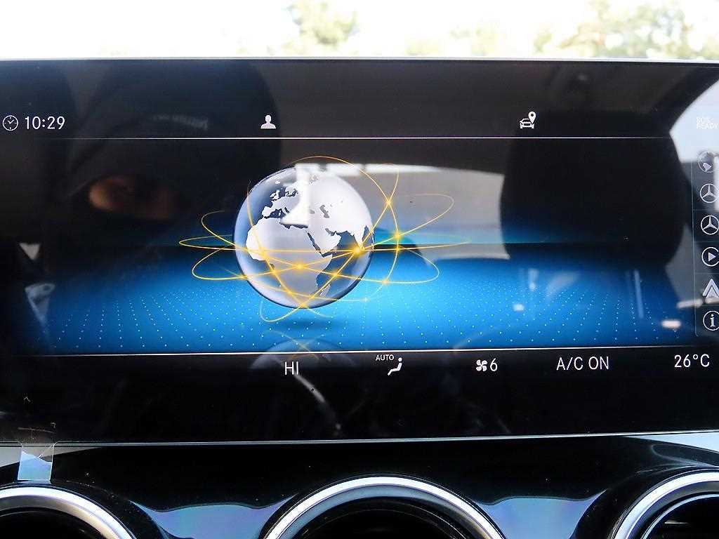 Mercedes-Benz C-Class — photo 14