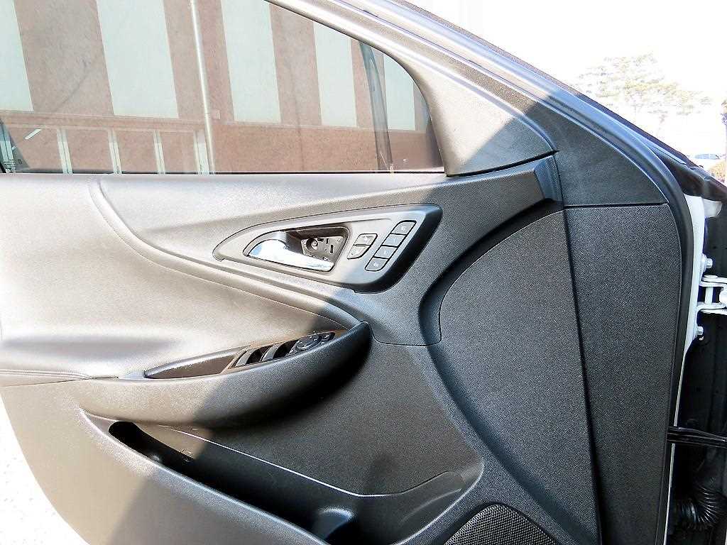 CHEVROLET Malibu — photo 11
