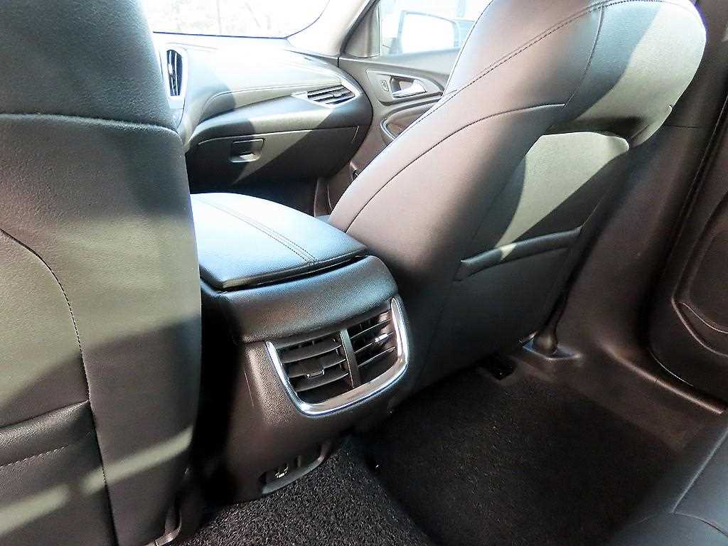 CHEVROLET Malibu — photo 17
