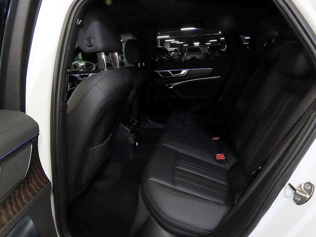 Audi A6 — photo 07