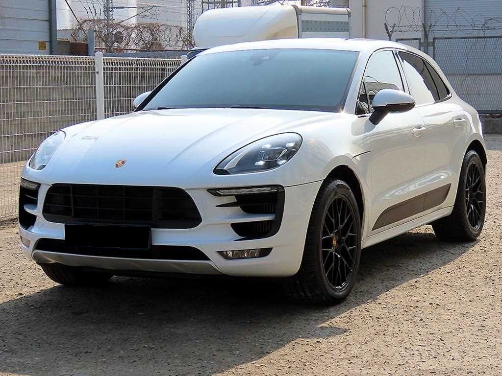 Porsche Macan — photo 02