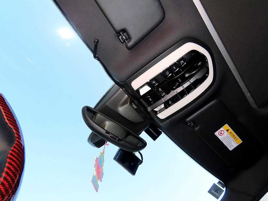 Porsche Macan — photo 15