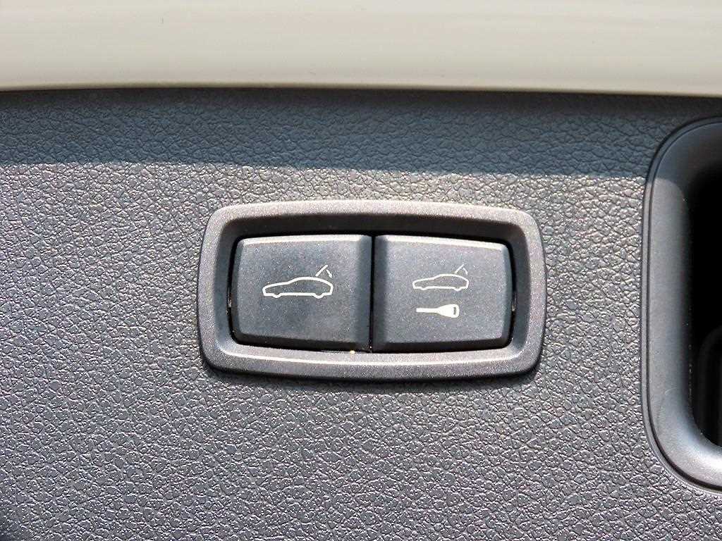 Porsche Macan — photo 17