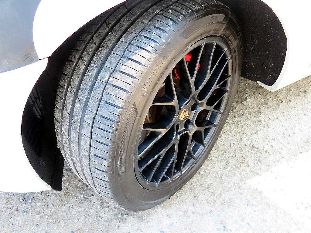 Porsche Macan — photo 20