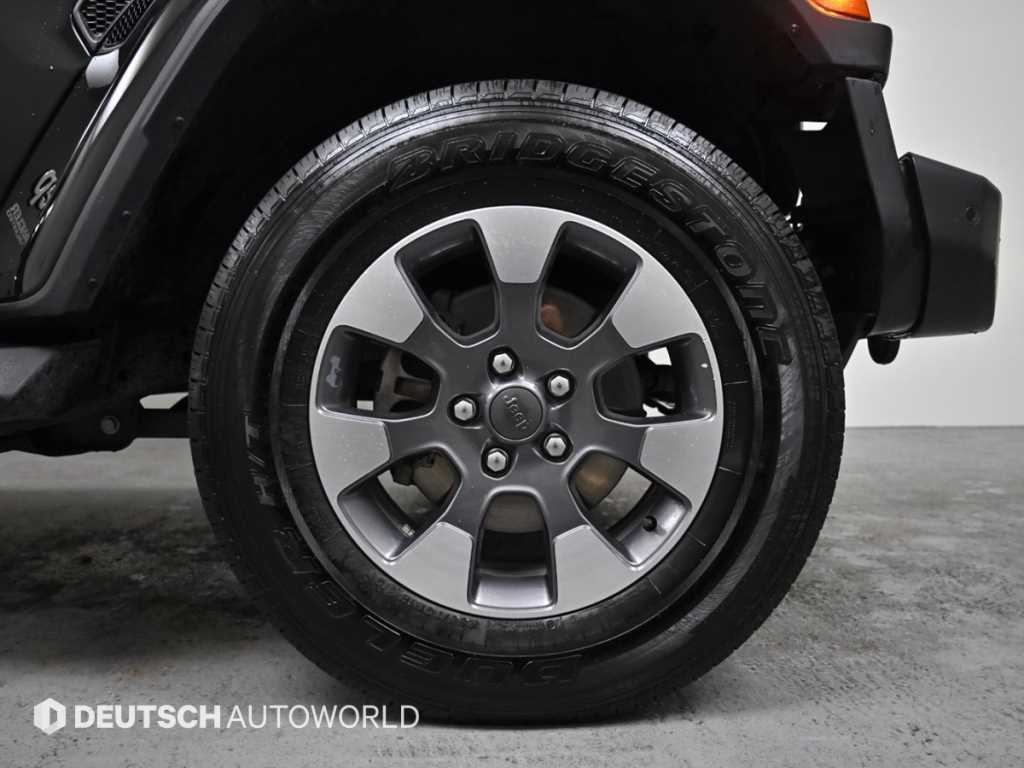 Jeep Wrangler — photo 05
