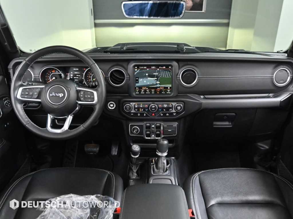 Jeep Wrangler — photo 07