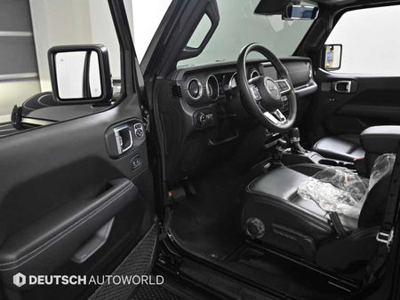 Jeep Wrangler — photo 11