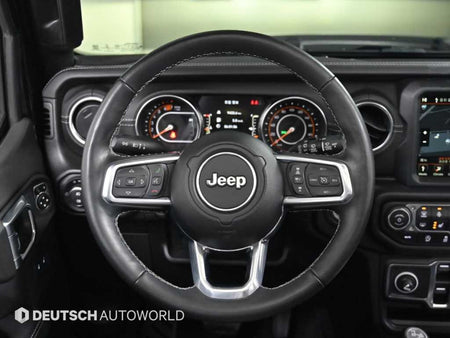 Jeep Wrangler — photo 13