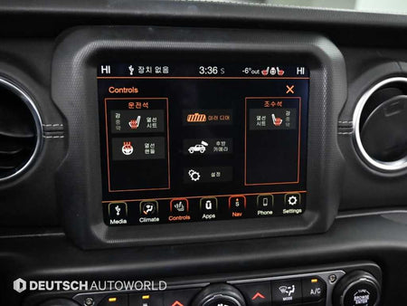 Jeep Wrangler — photo 17