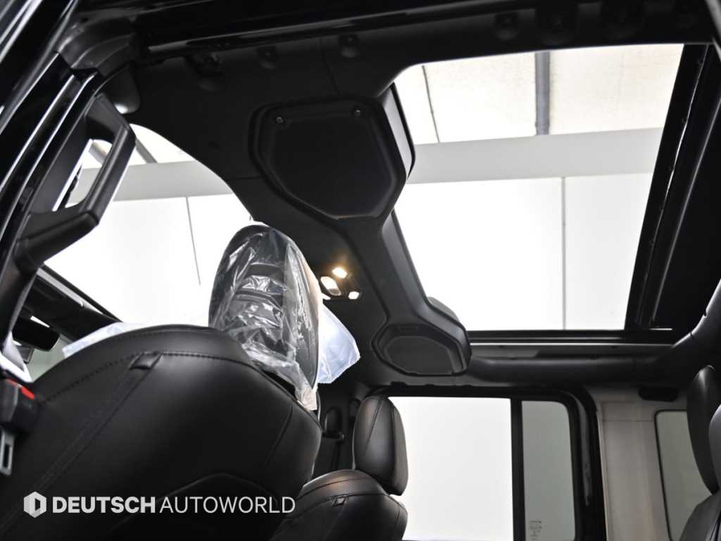 Jeep Wrangler — photo 19
