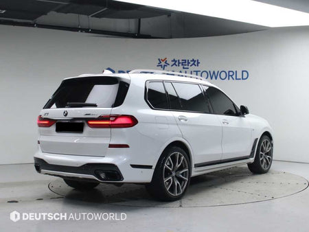 BMW X7 — photo 02