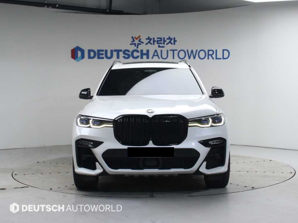 BMW X7 — photo 03