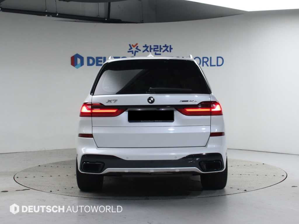 BMW X7 — photo 04