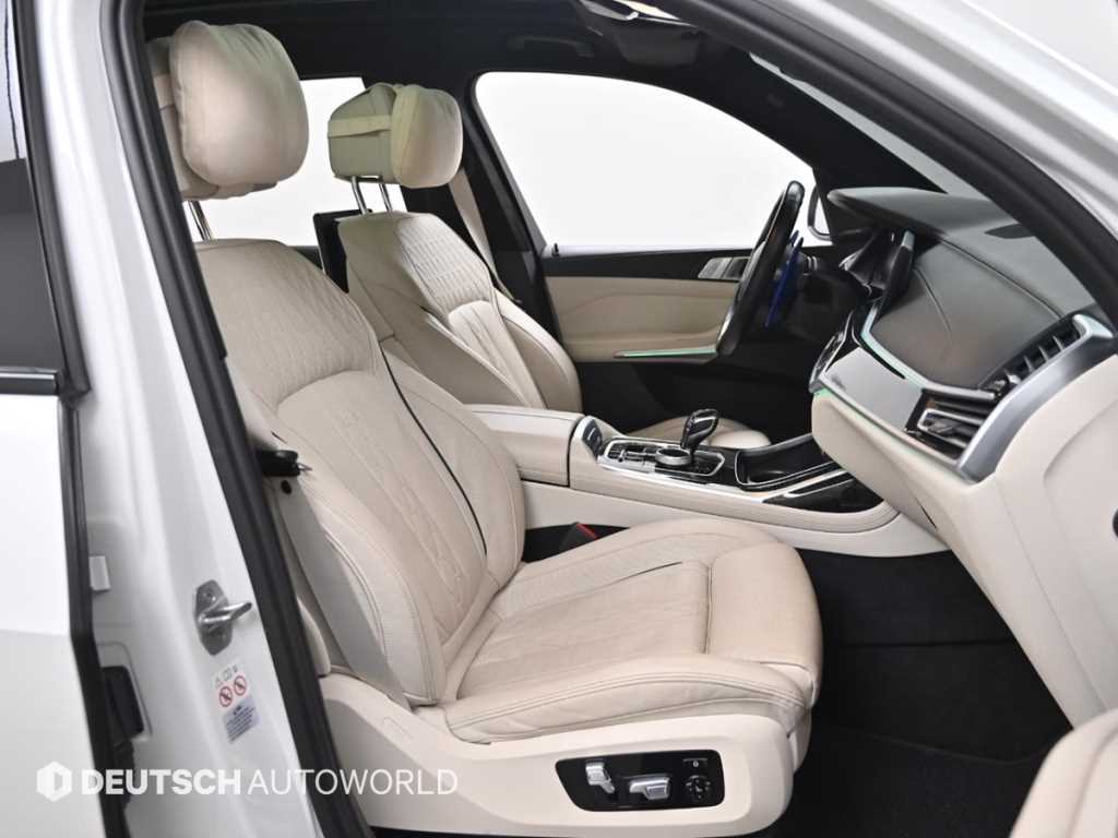 BMW X7 — photo 10