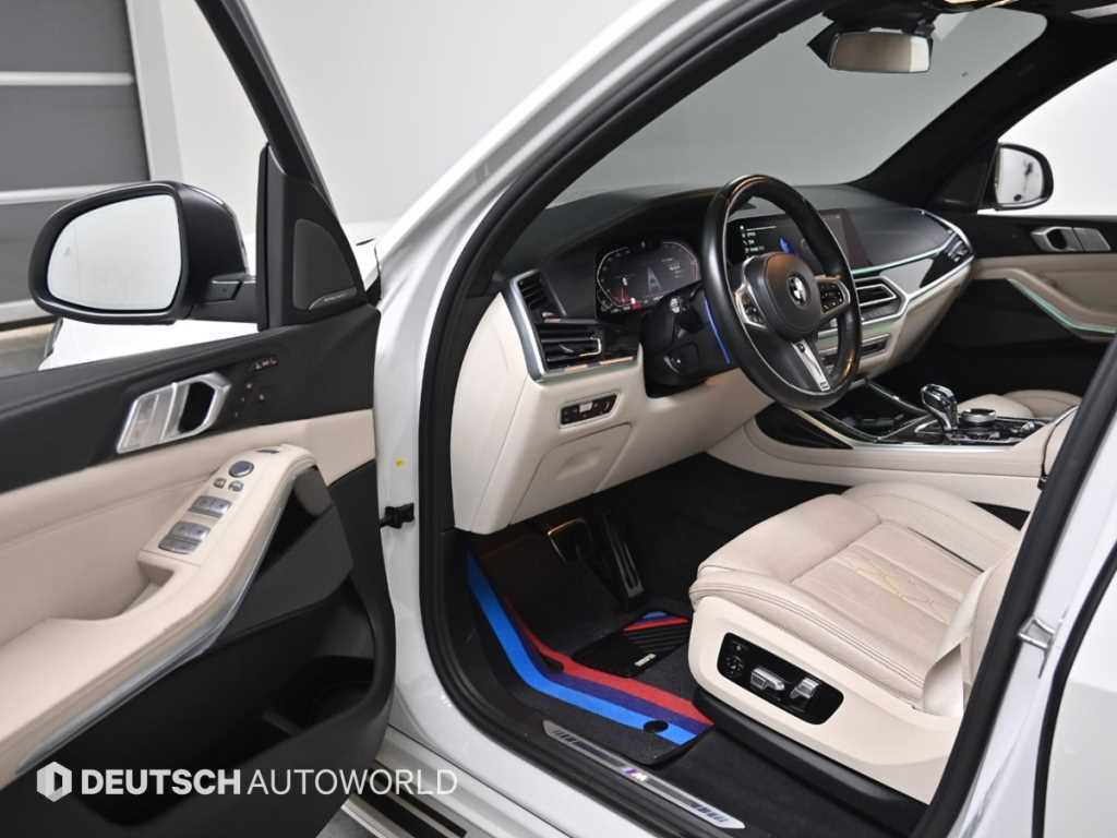 BMW X7 — photo 11