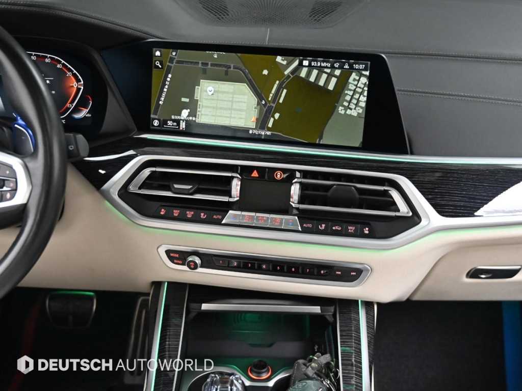 BMW X7 — photo 14