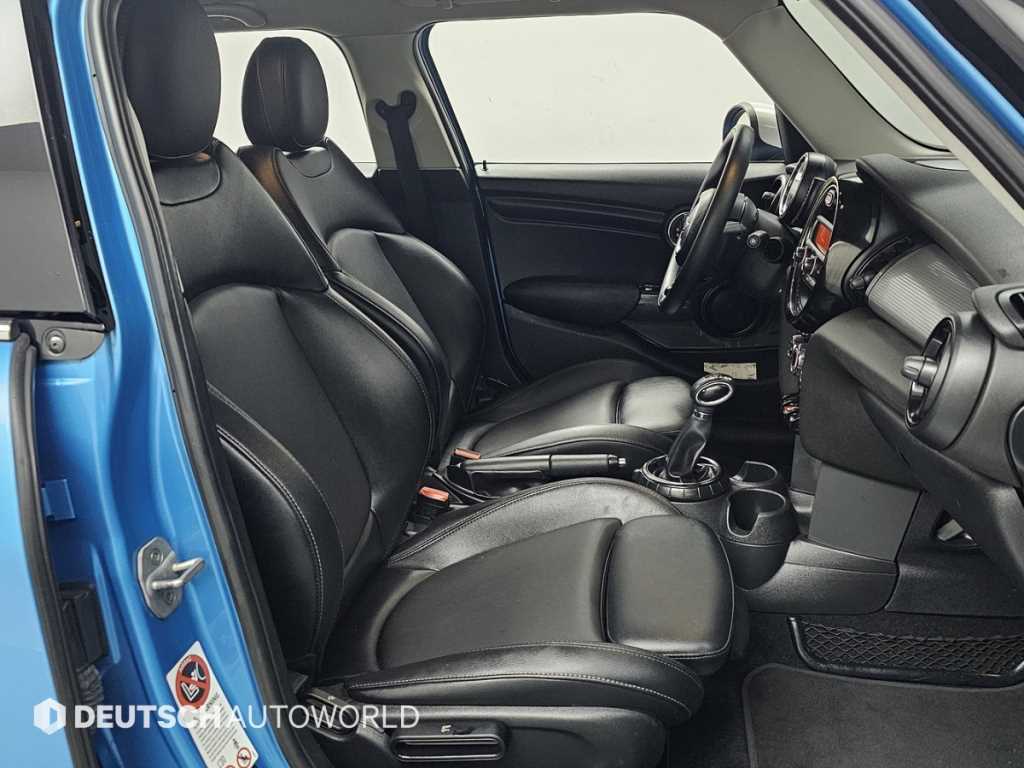 Mini Cooper — photo 10