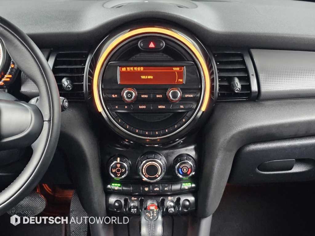 Mini Cooper — photo 14