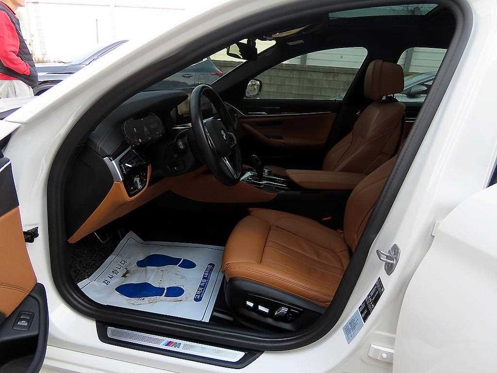 BMW 5-Series — photo 05