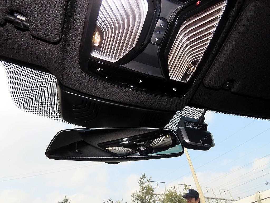 BMW 5-Series — photo 15