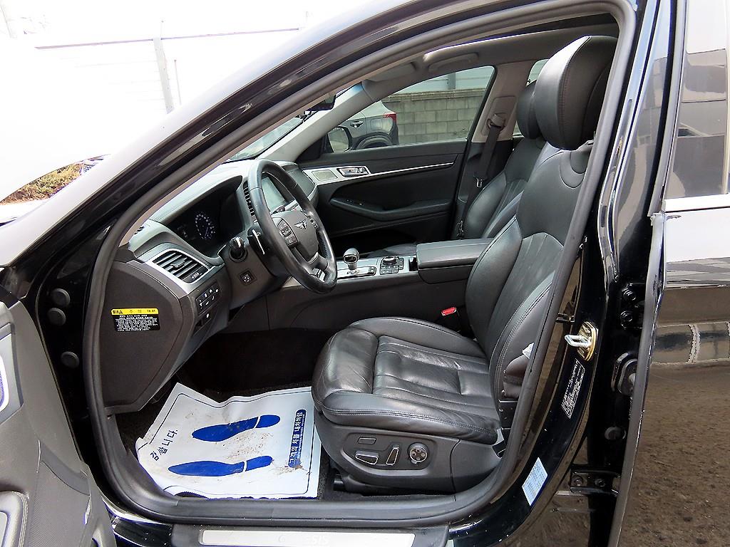 Genesis G80 — photo 05
