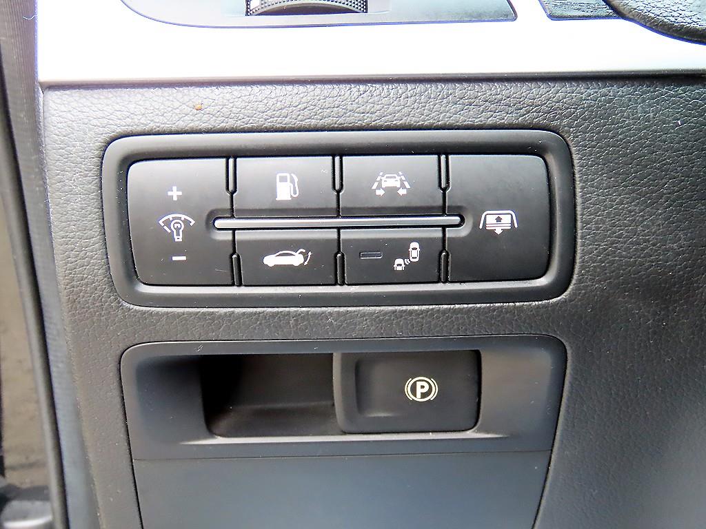 Genesis G80 — photo 13
