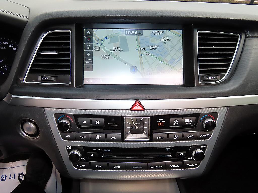 Genesis G80 — photo 14