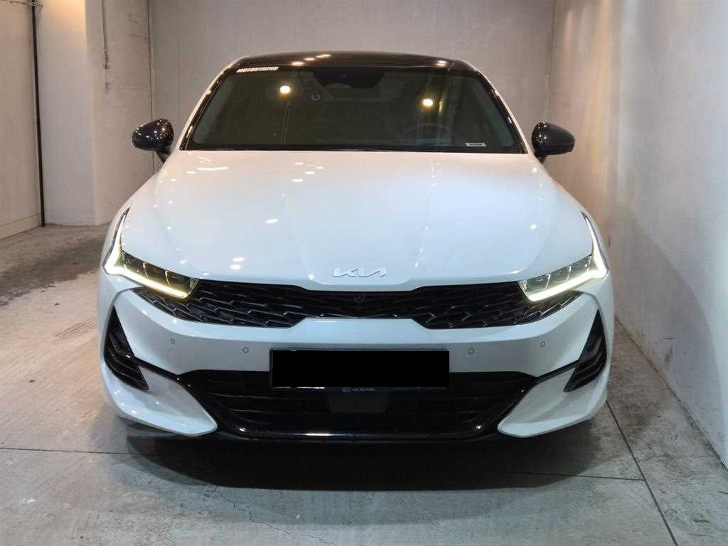 Kia K5 — photo 01