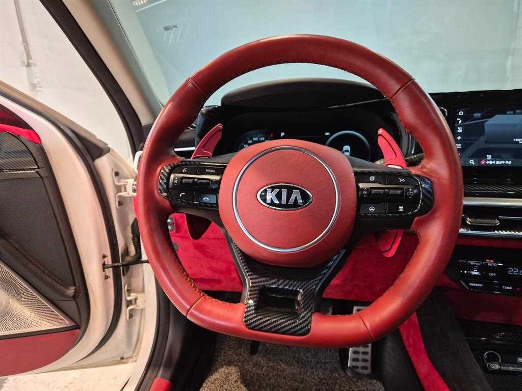Kia K5 — photo 08