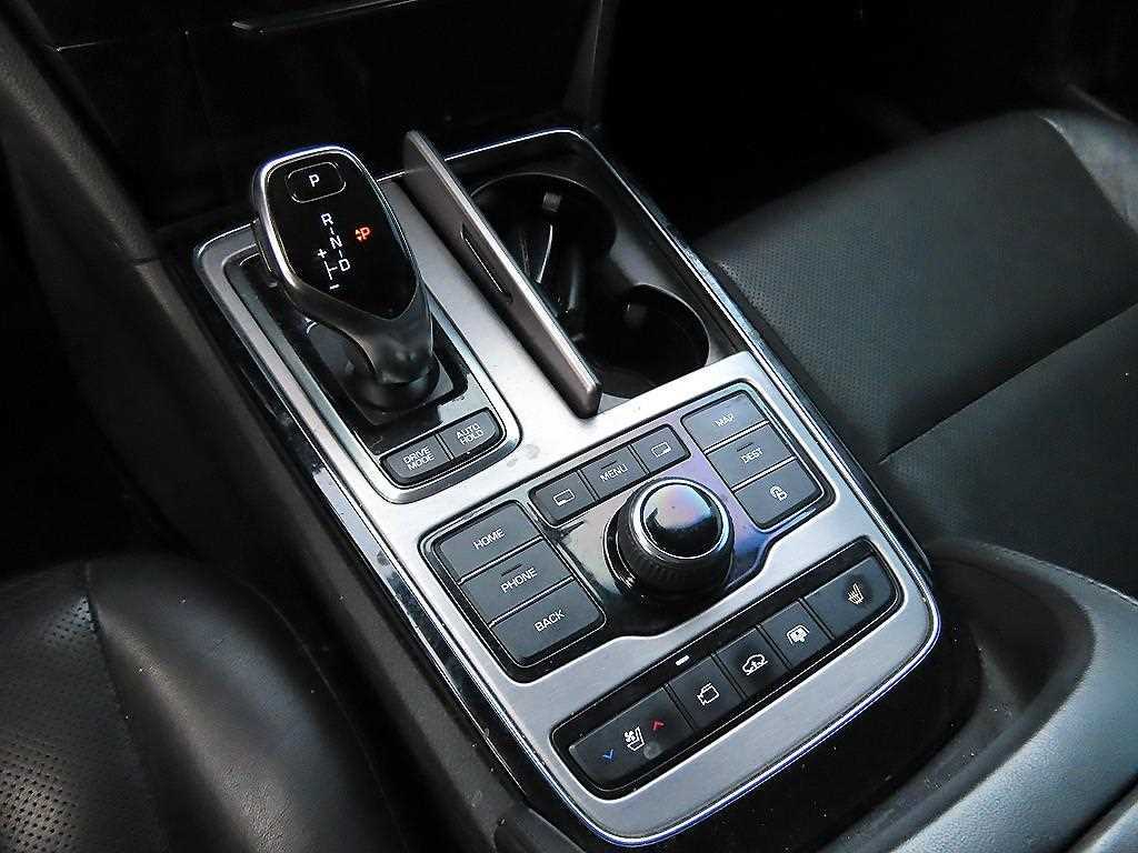 Hyundai Equus — photo 11