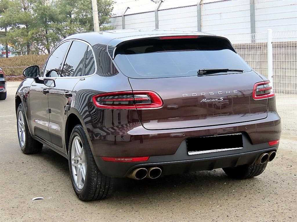 Porsche Macan — photo 03