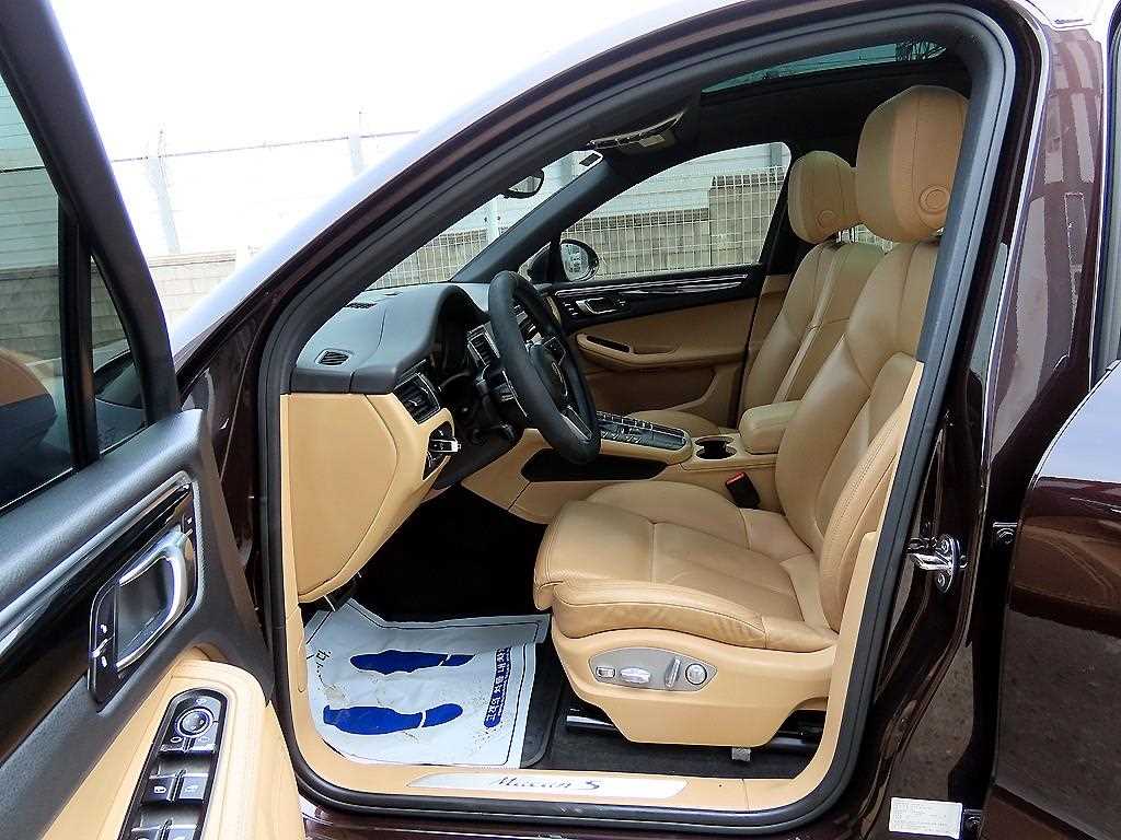 Porsche Macan — photo 05