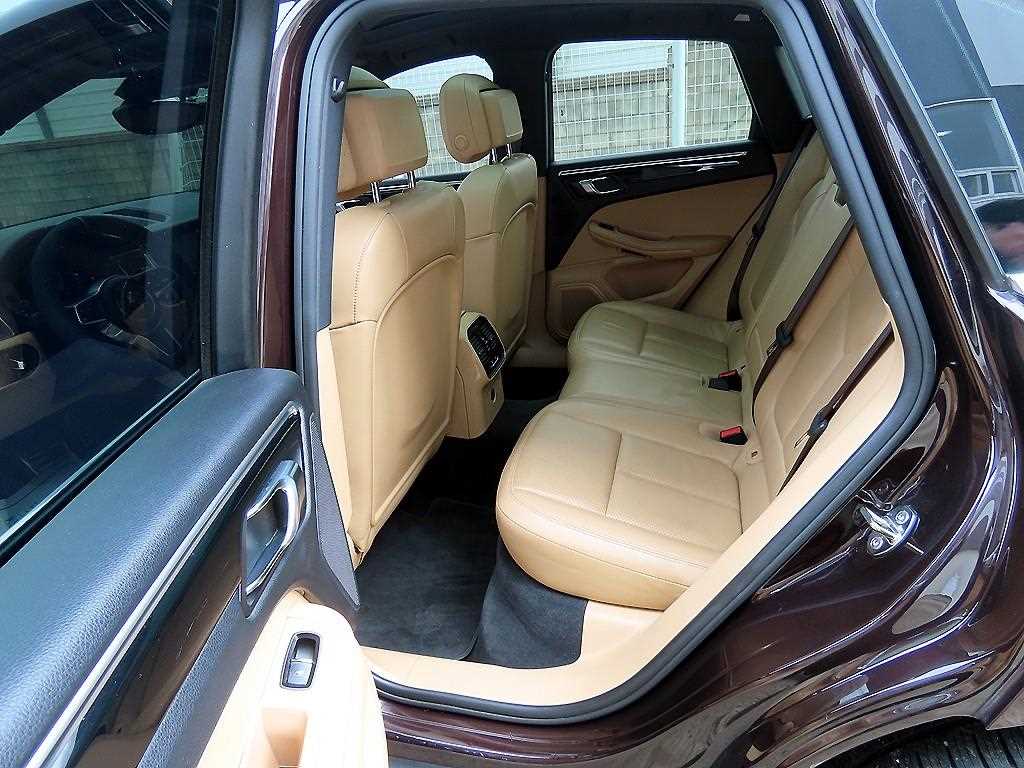 Porsche Macan — photo 06