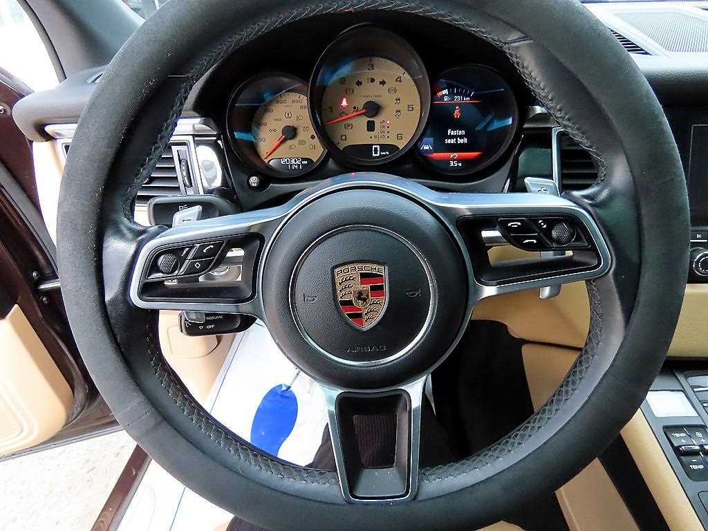 Porsche Macan — photo 08