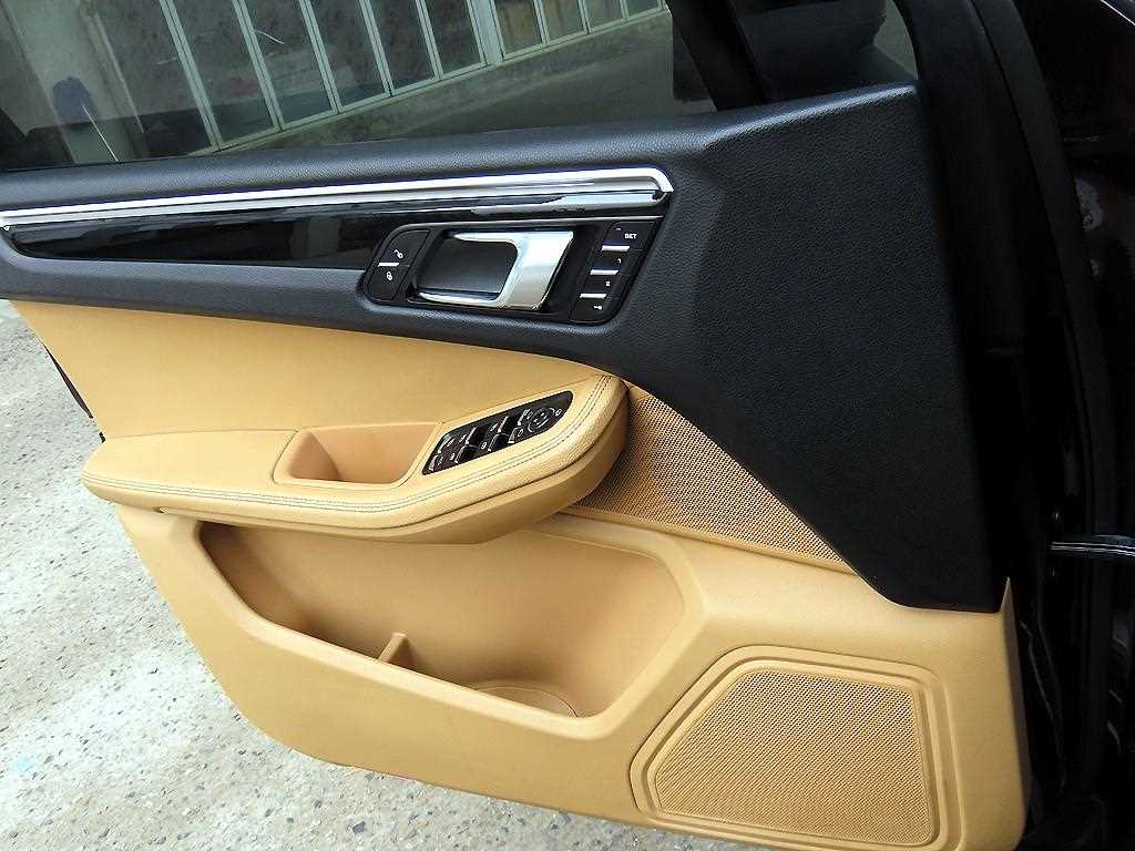Porsche Macan — photo 11