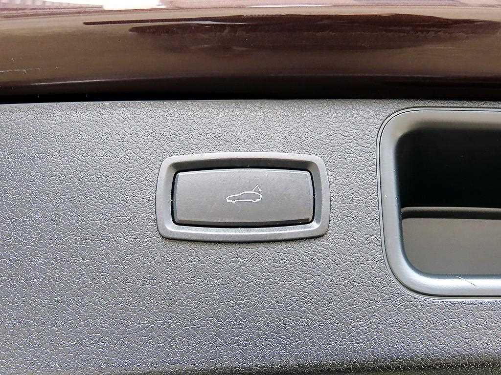 Porsche Macan — photo 16